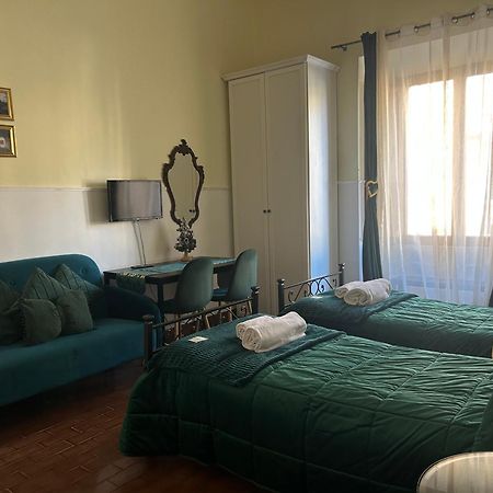 Glam Sm Maggiore Guest House Рим Екстер'єр фото