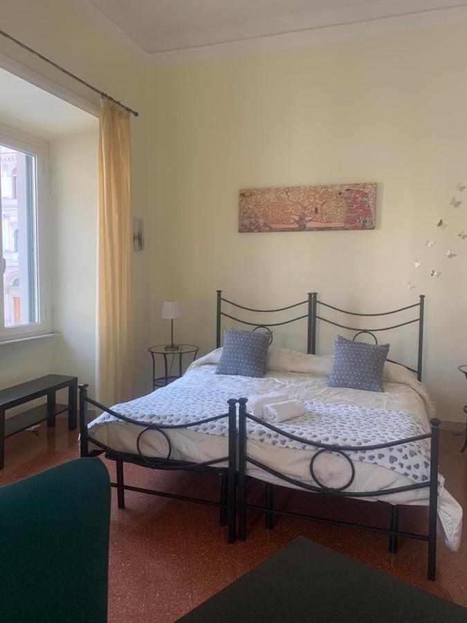 Glam Sm Maggiore Guest House Рим Екстер'єр фото