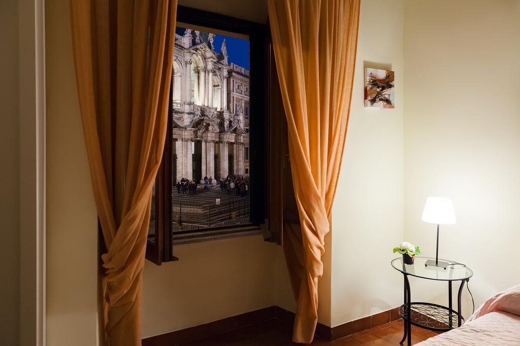 Glam Sm Maggiore Guest House Рим Екстер'єр фото