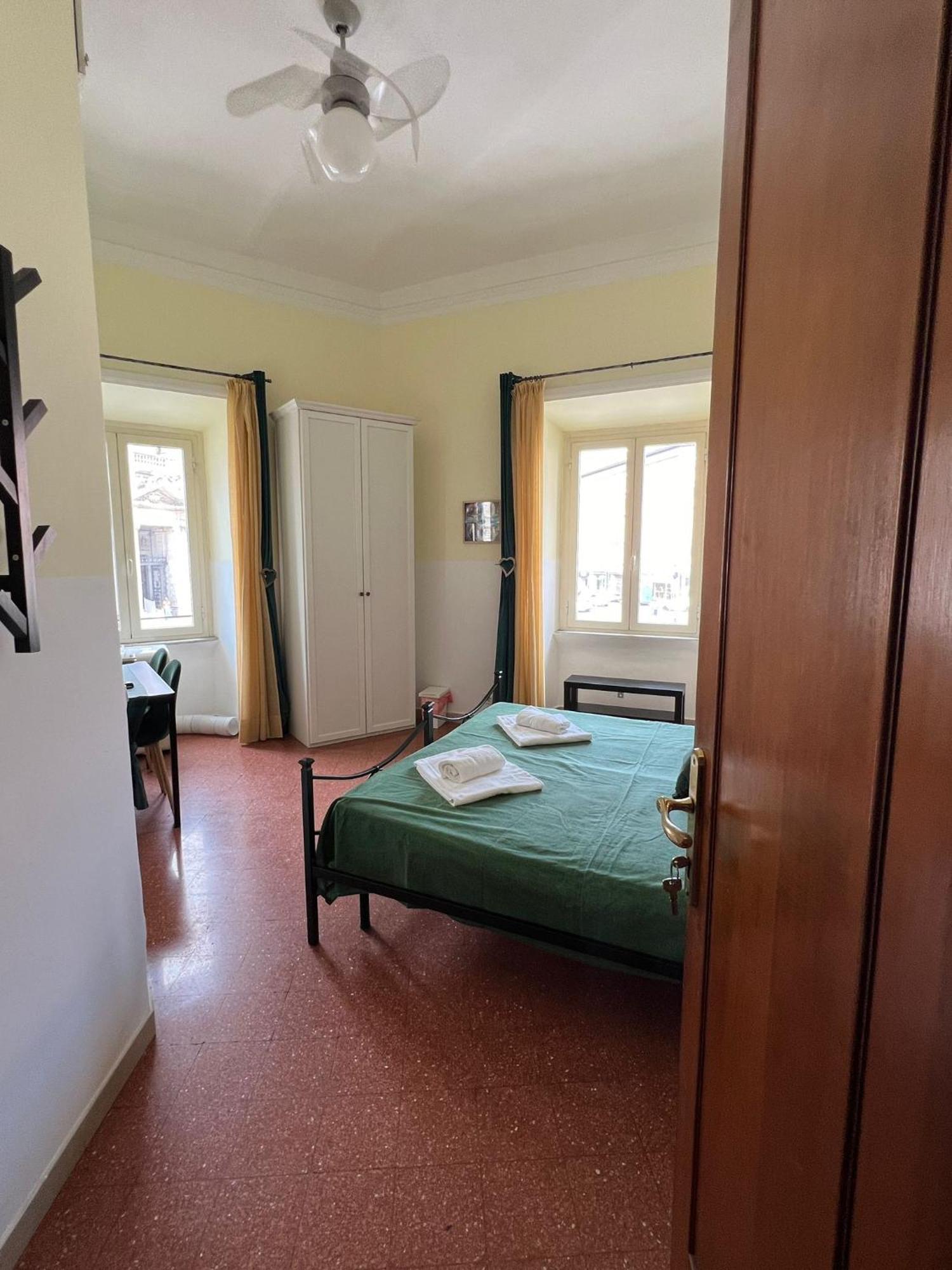 Glam Sm Maggiore Guest House Рим Екстер'єр фото